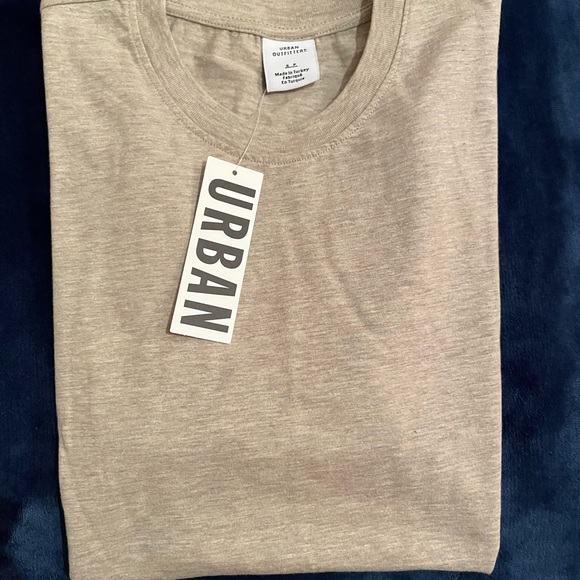 Mens Small Urban multi-color short sleeve tee - Picture 4 of 5